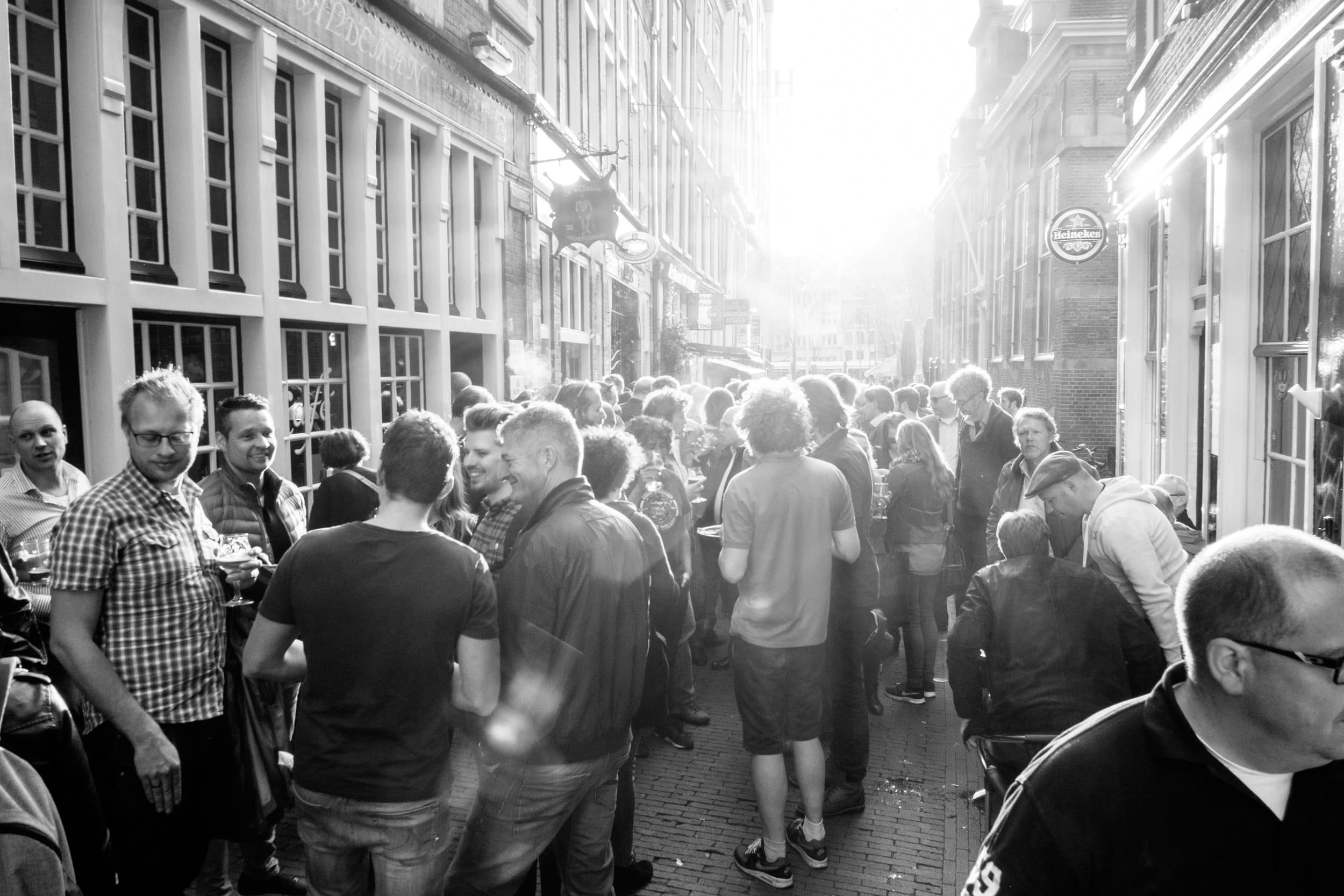 Locatie en contact banner crowd